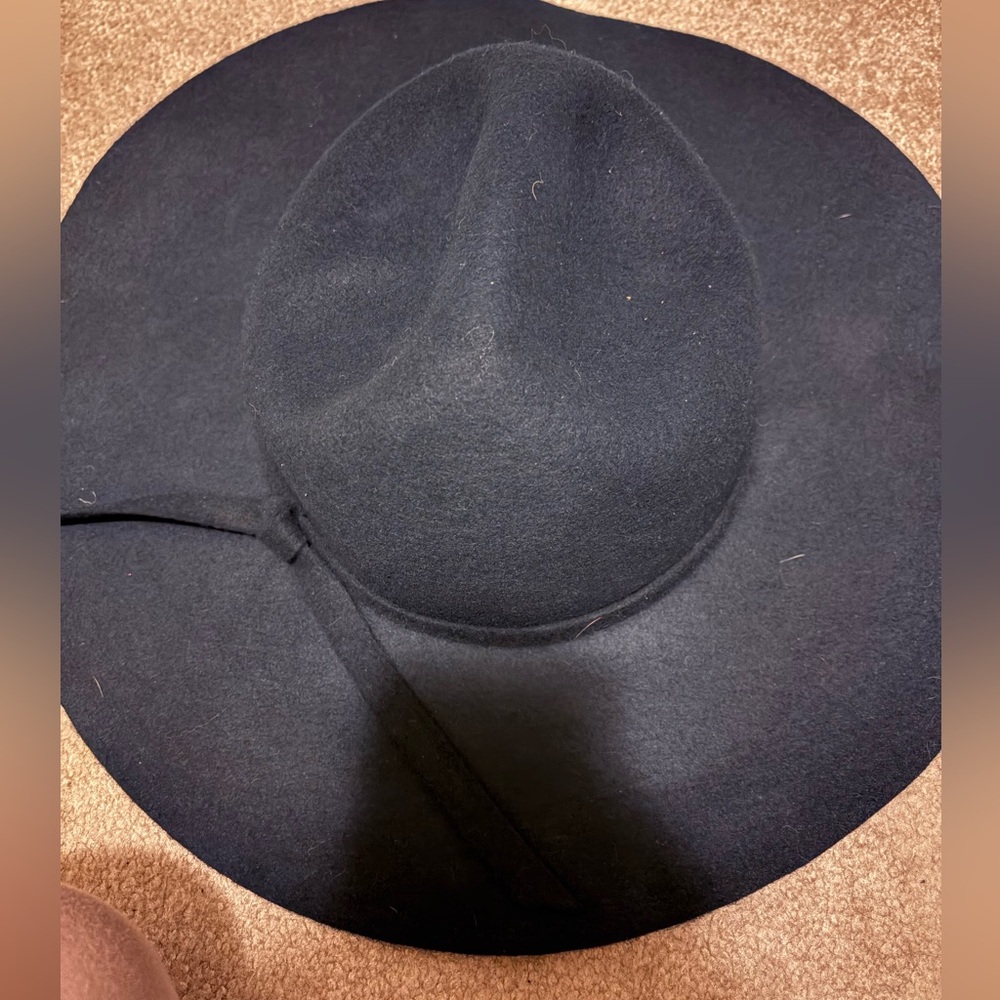 Lovful Elegant Navy Hat